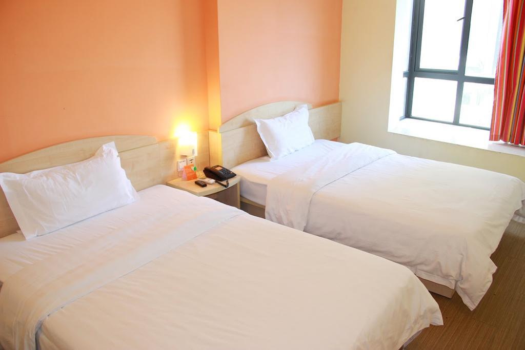 7Days Inn Foshan Dongfang Square Walmart Exterior foto